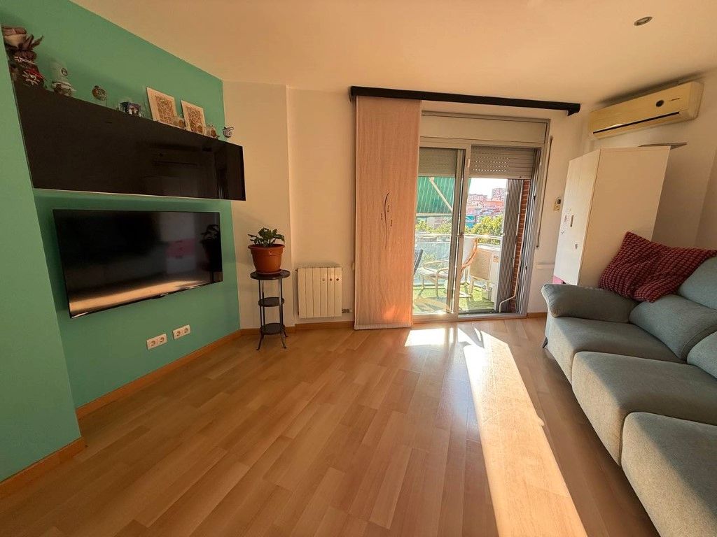 Sala de estar de Piso en venta en Badalona con Aire acondicionado, Calefacción y Parquet