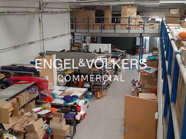 Locale commerciale in vendita a Centre - Sant Oleguer