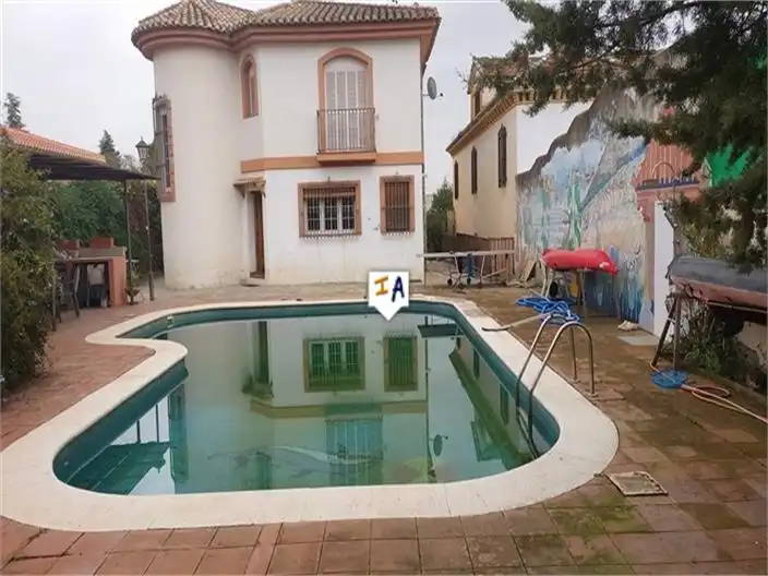 House with pool for sale in Íllora