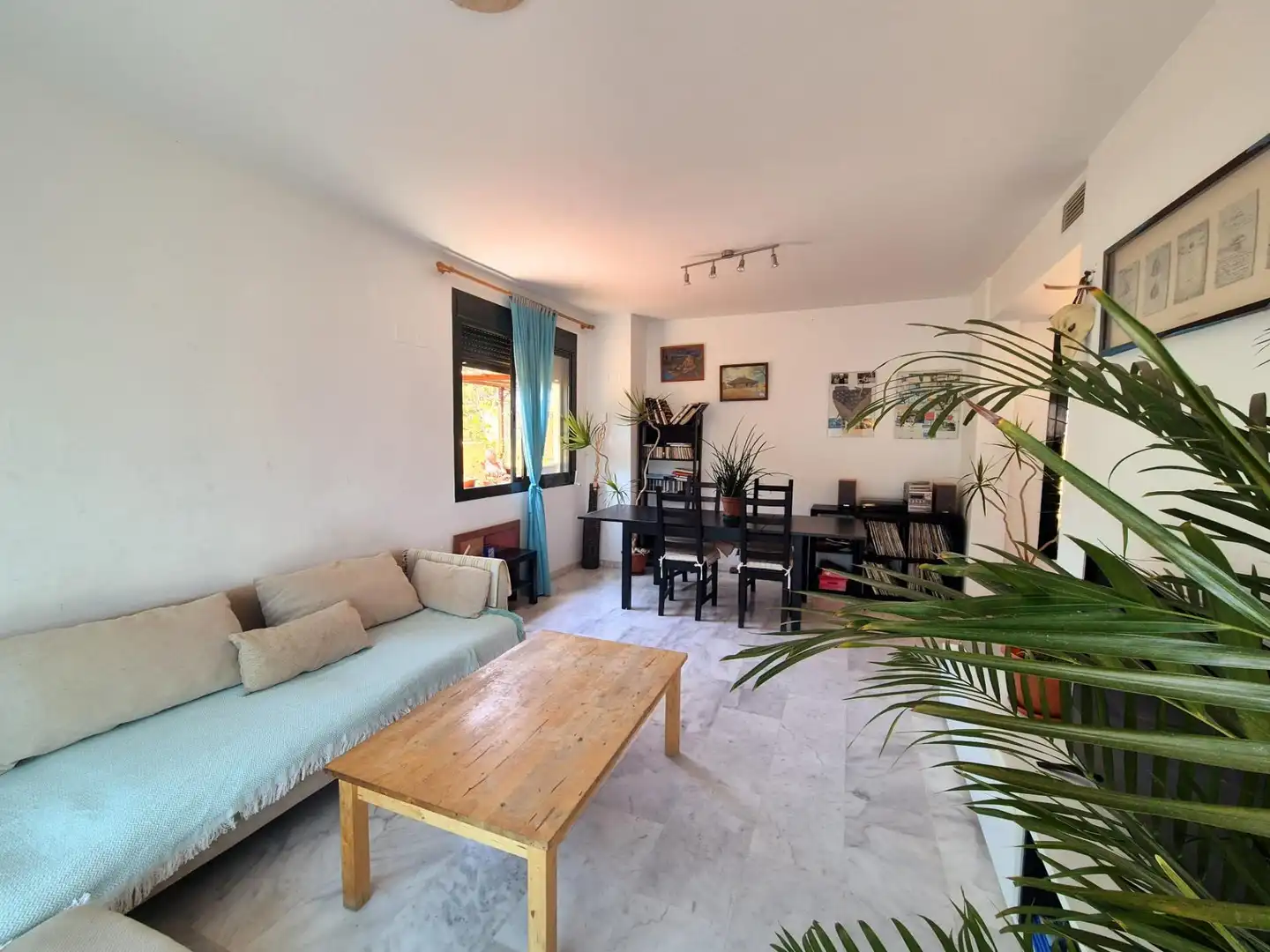 Sala d'estar de Àtic en venda en Mijas amb Jardí privat, Terrassa i Balcó