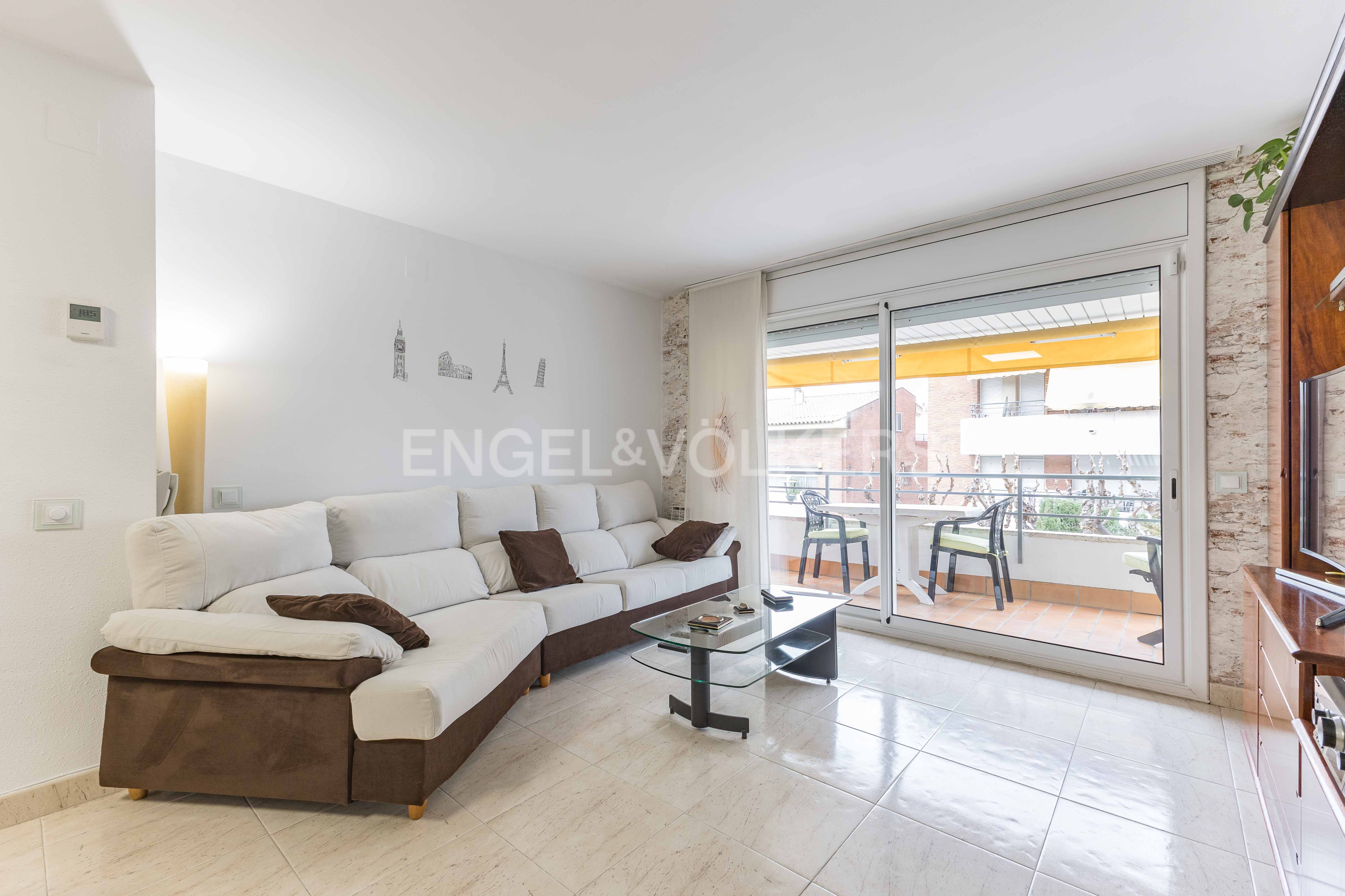 Sala d'estar de Apartament en venda en Sant Feliu de Llobregat amb Calefacció i Balcó