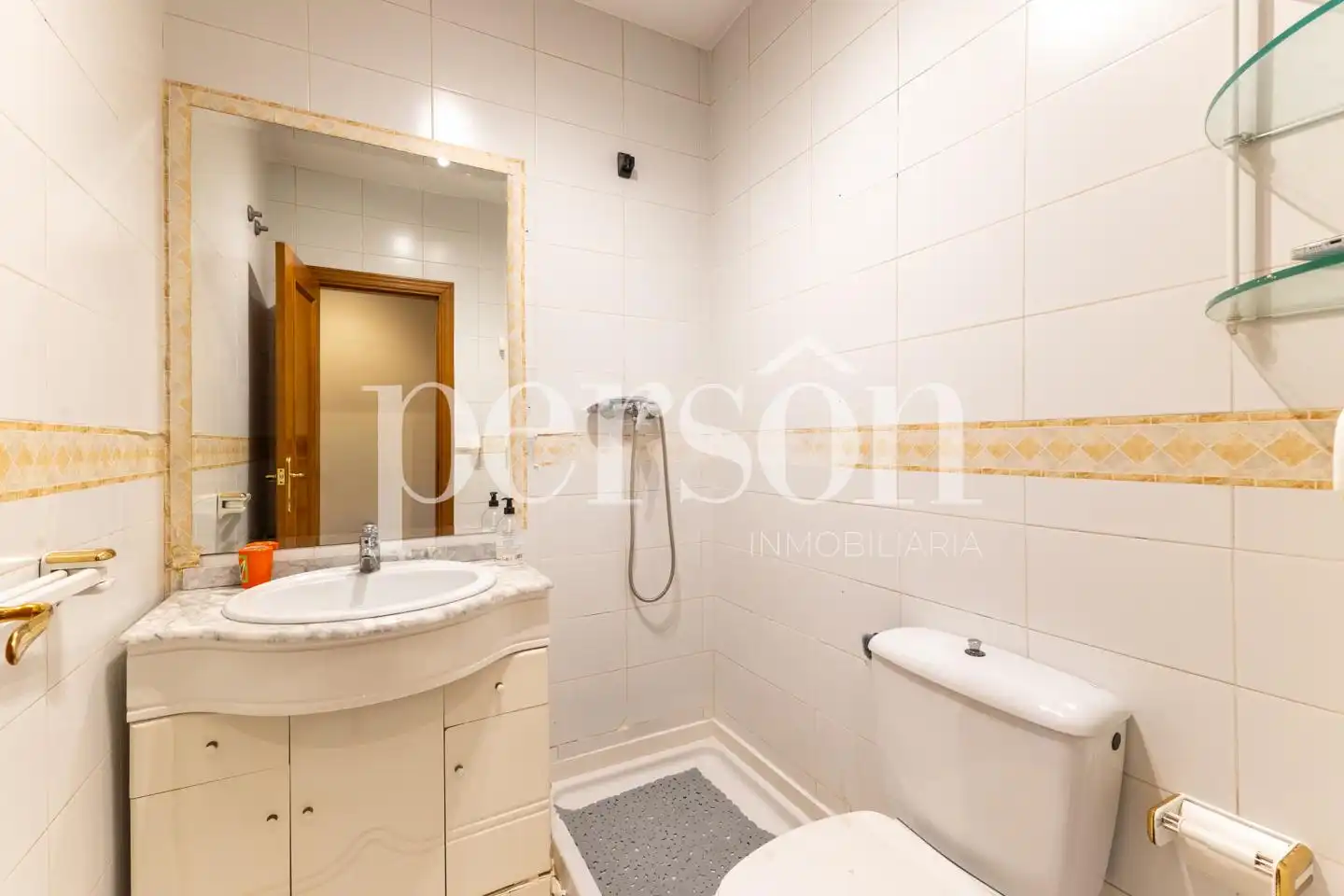 Baño de Piso en venta en Valencia con Aire acondicionado, Calefacción y Terraza