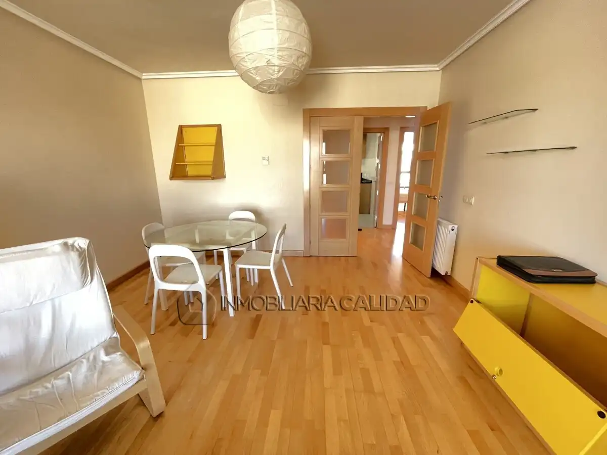 Habitación de Piso en venta en Burgos con Calefacción, Terraza y Trastero