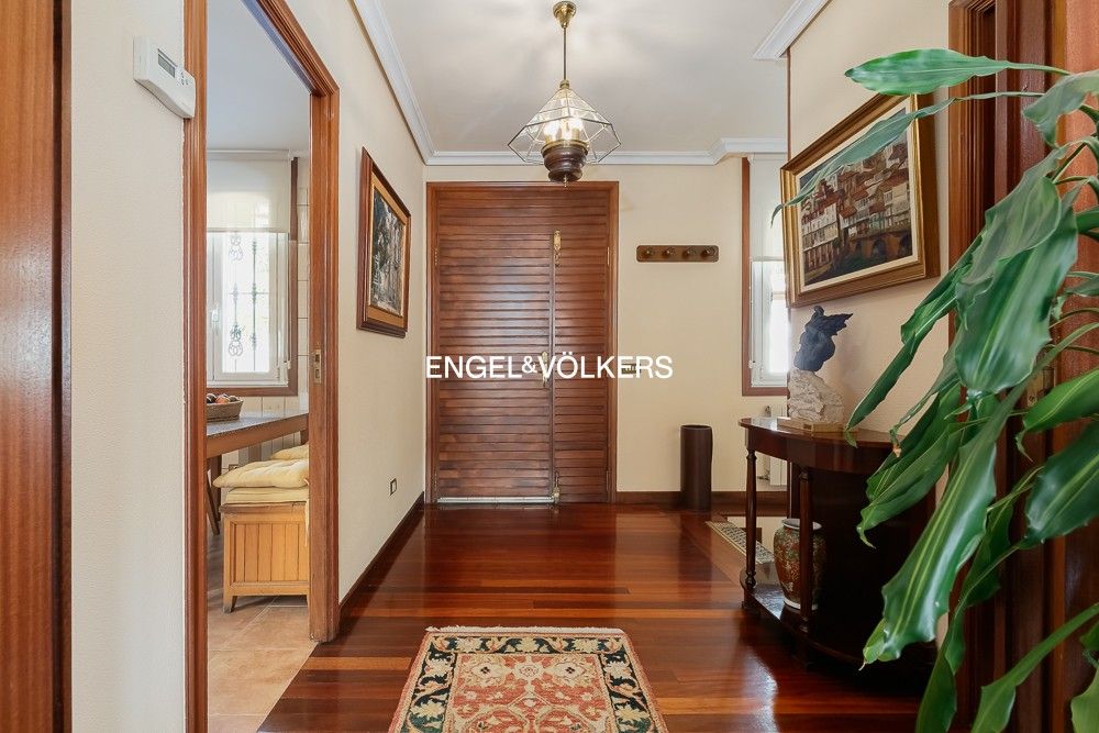 House or chalet for sale in Vigo   with Heating, Parquet flooring and Storage room