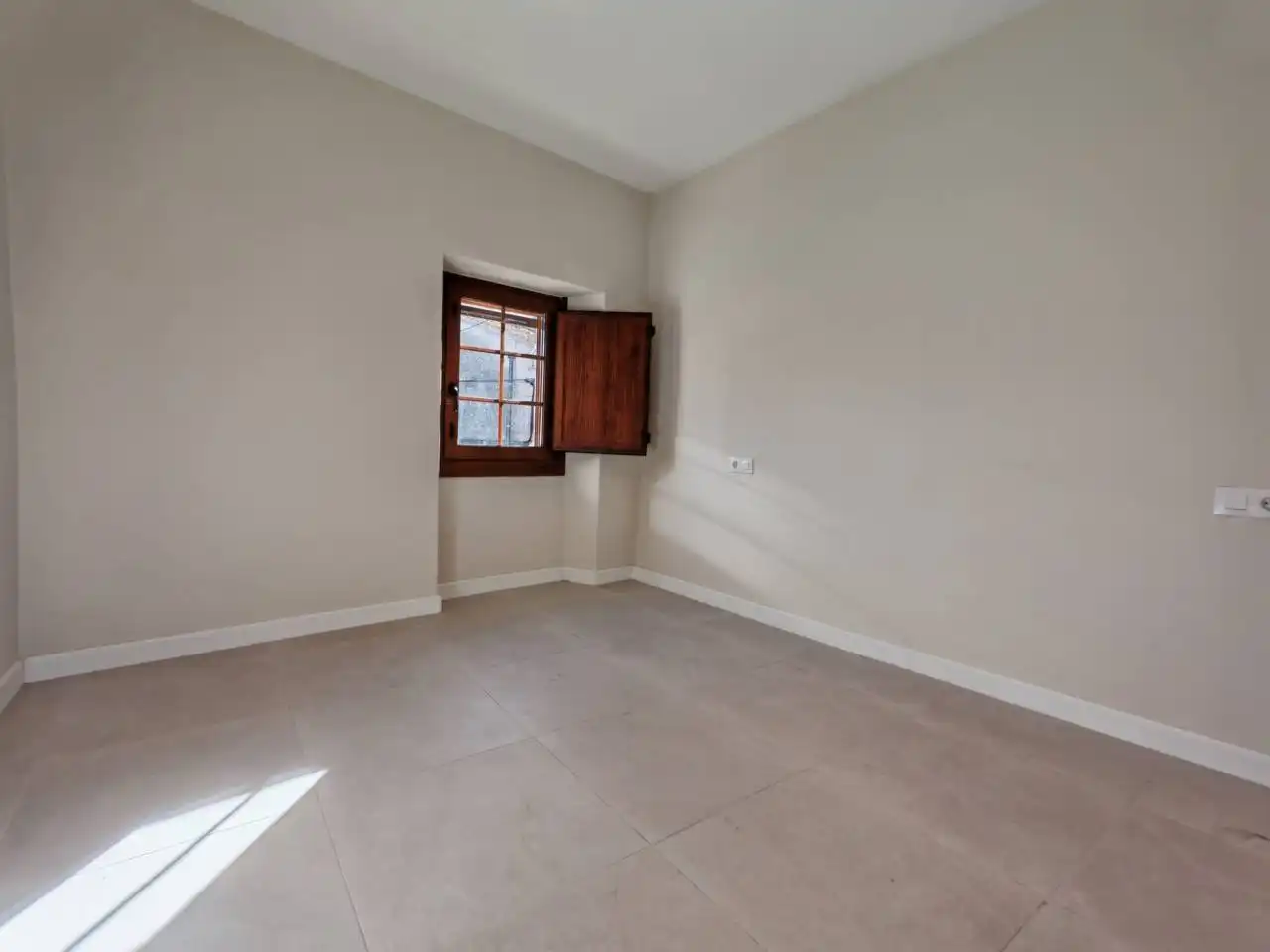Habitación de Piso de alquiler en Albons con Aire acondicionado, Terraza y Balcón