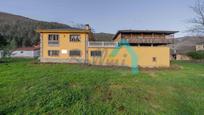 Vista exterior de Casa o xalet en venda en Tineo amb Calefacció, Jardí privat i Terrassa