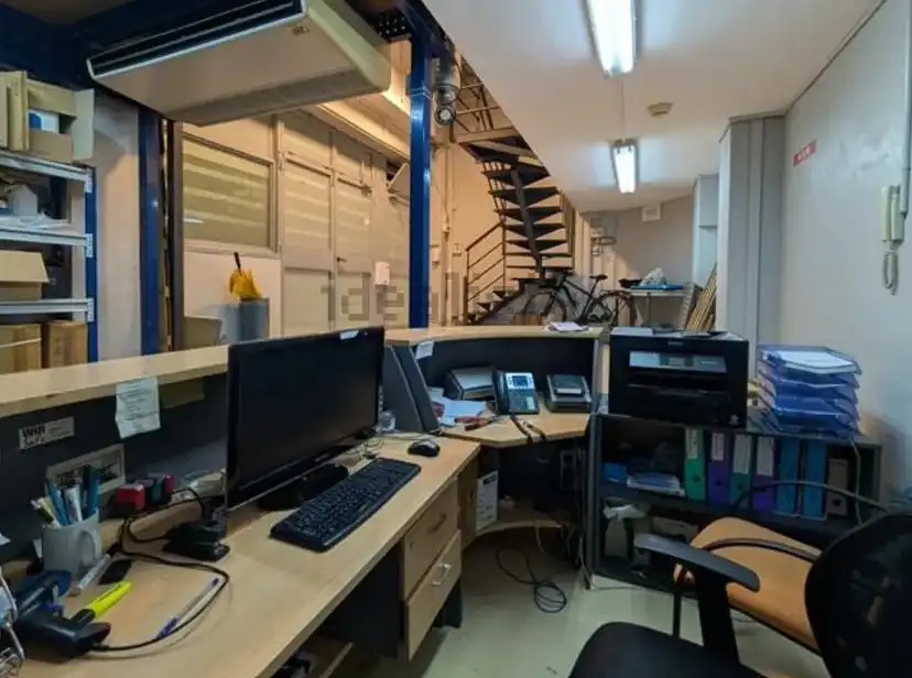 Büro zum Verkauf in Barcelona mit Klimaanlage und Heizung