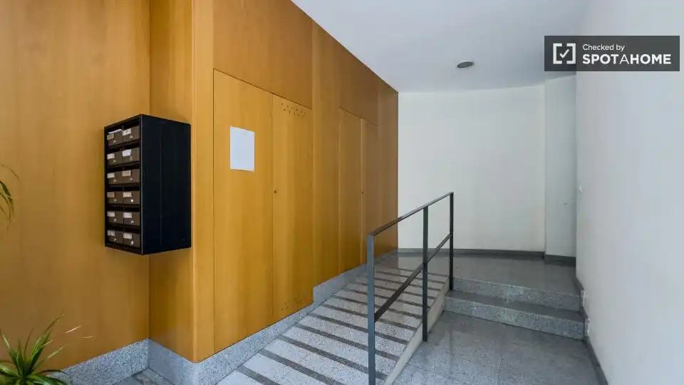 Appartamento con terrazza in affitto a Gorg - Progrés, imagen 14