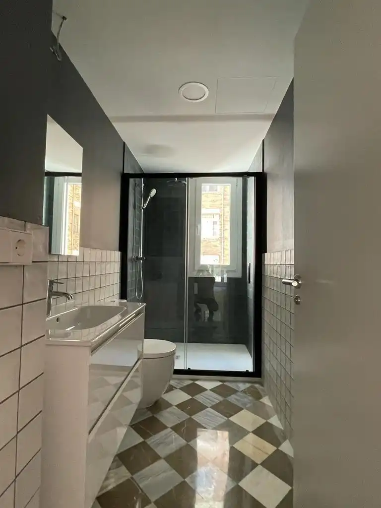 Baño de Piso de alquiler en Granada con Aire acondicionado y Balcón