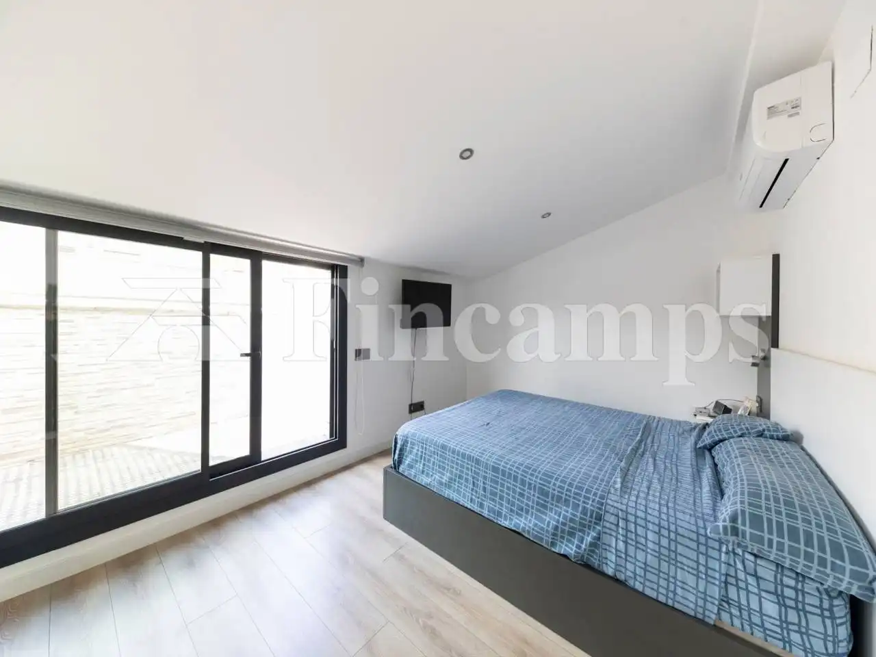 Bedroom of Detached homes for sale in Sabadell  with Air Conditioner, Heating and Private garden