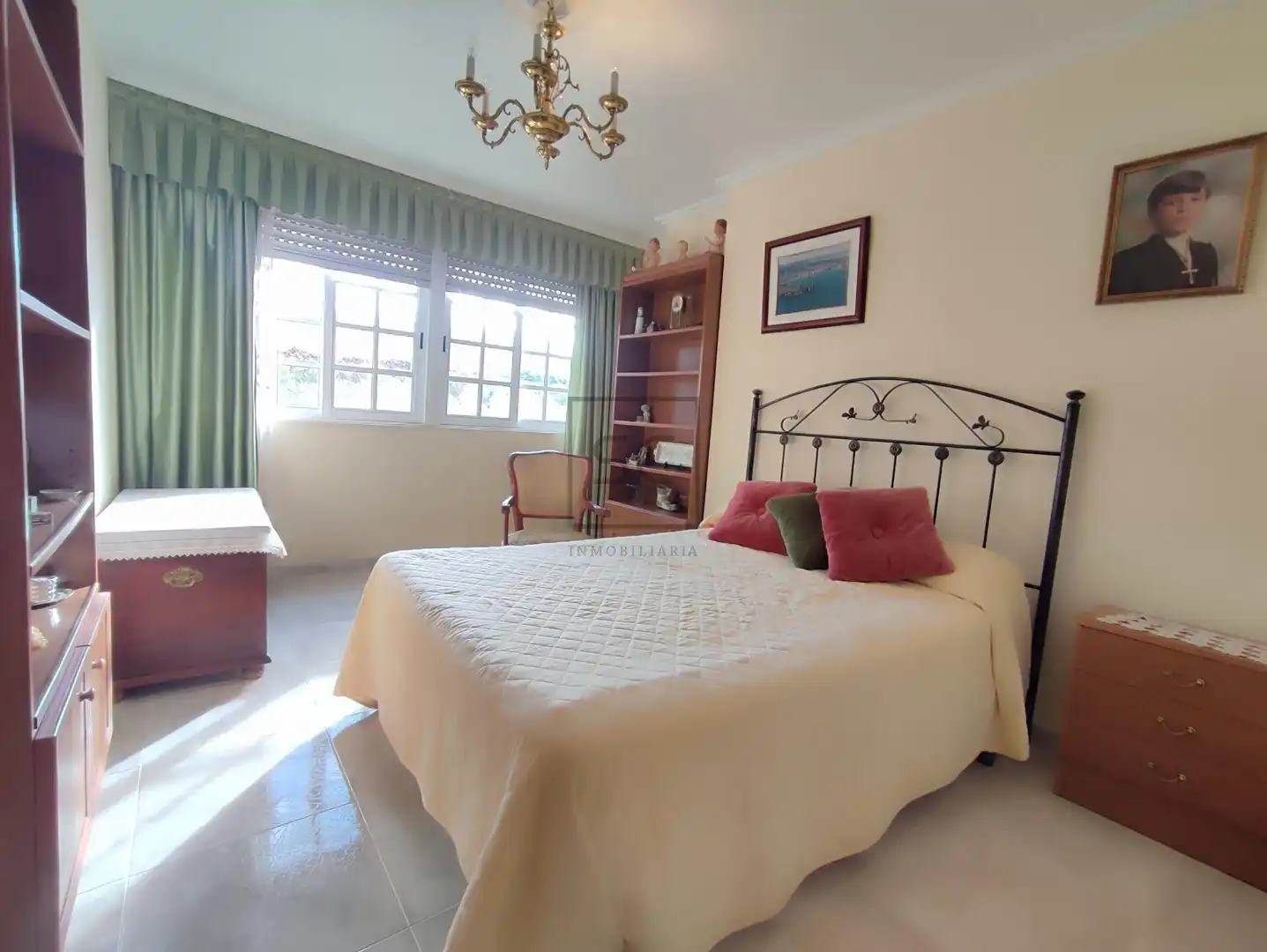 Schlafzimmer von Einfamilien-Reihenhaus zum Verkauf in Ares mit Terrasse, Abstellraum und Möbliert