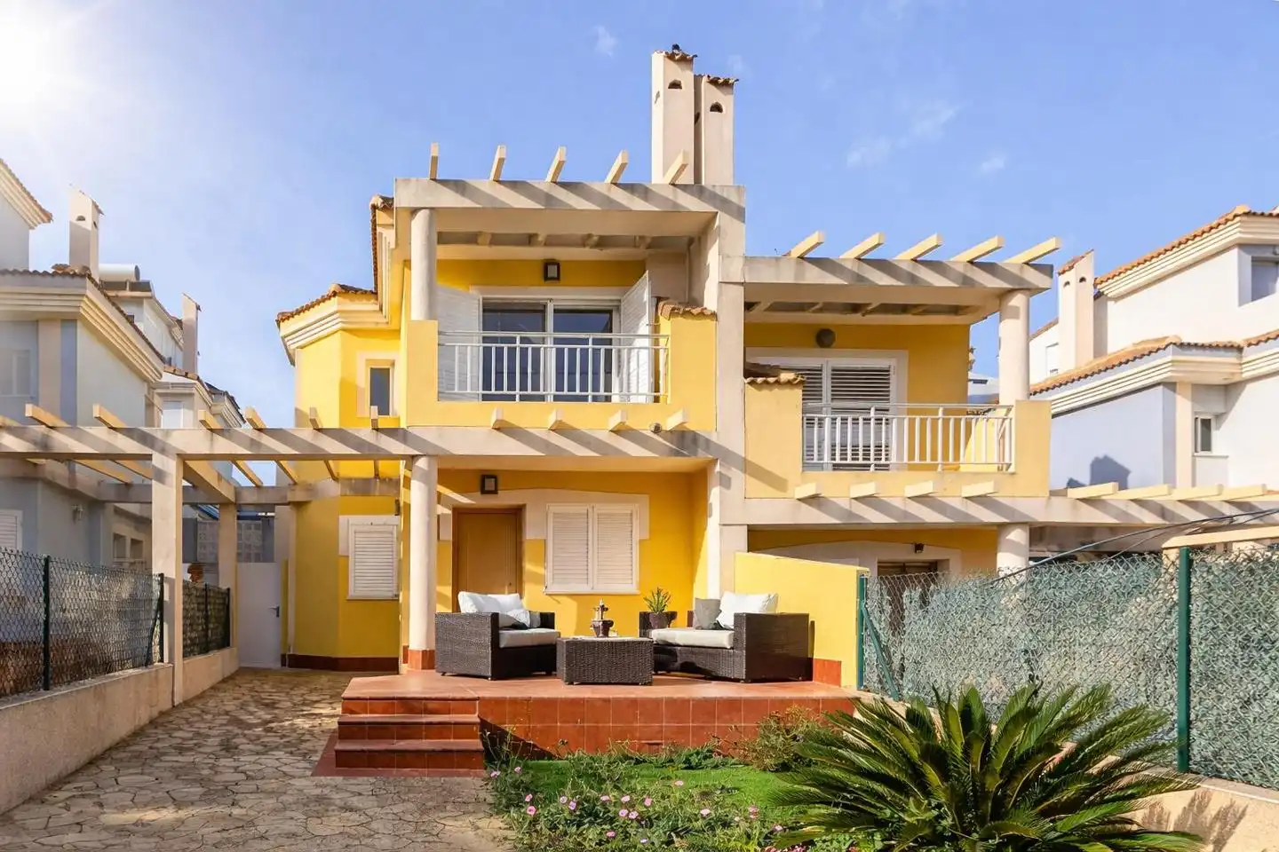 Vista exterior de Casa o xalet en venda en Santa Pola amb Jardí privat, Terrassa i Piscina