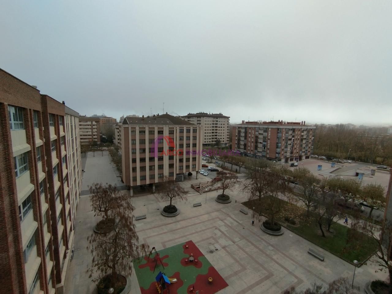 Aparcament de Pis en venda en Burgos Capital amb Calefacció, Parquet i Traster