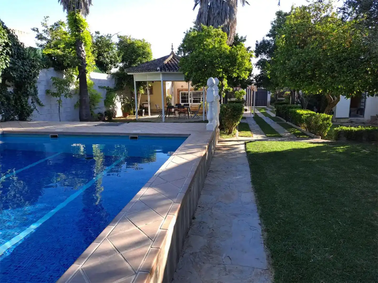 Piscina de Piso en venta en Dos Hermanas con Aire acondicionado, Jardín privado y Trastero