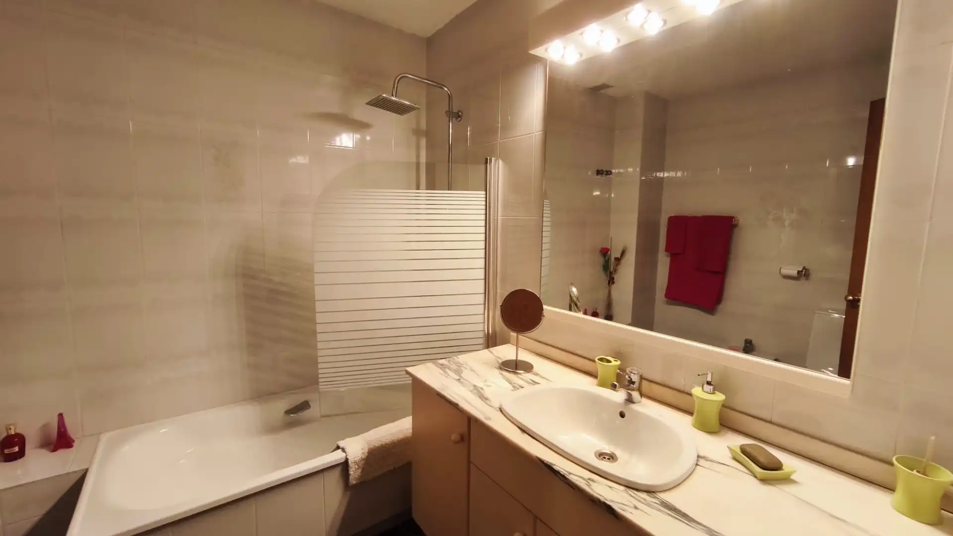 Baño de Casa adosada en venta en Cerdanyola del Vallès con Calefacción, Terraza y Balcón