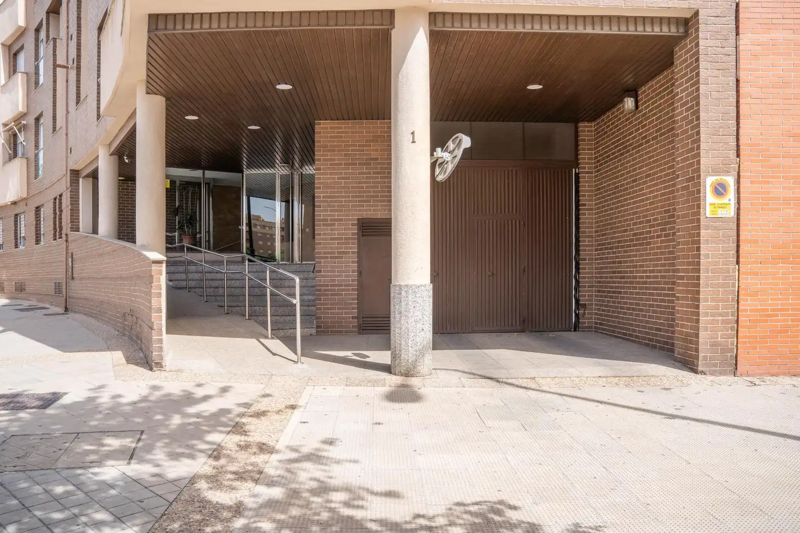 Exterior view of Flat for sale in Granada  with Air Conditioner, Heating and Terrace