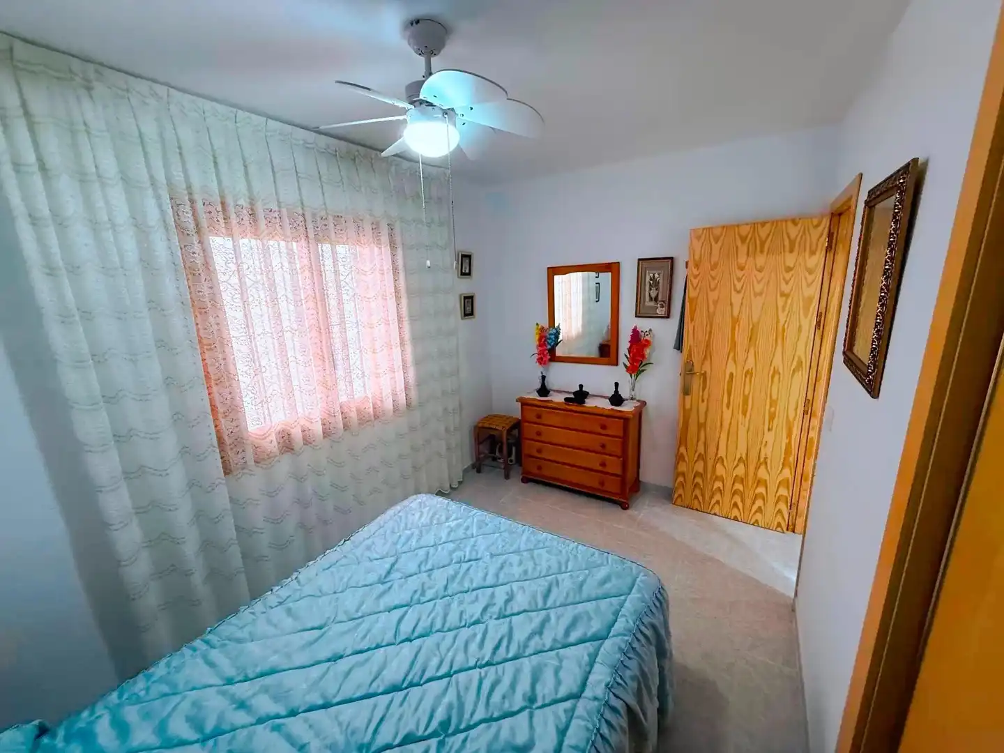 Habitación de Casa adosada en venta en Los Alcázares con Aire acondicionado y Alarma
