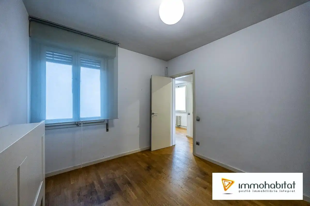 Piso en venta en Sabadell con Aire acondicionado, Calefacción y Parquet