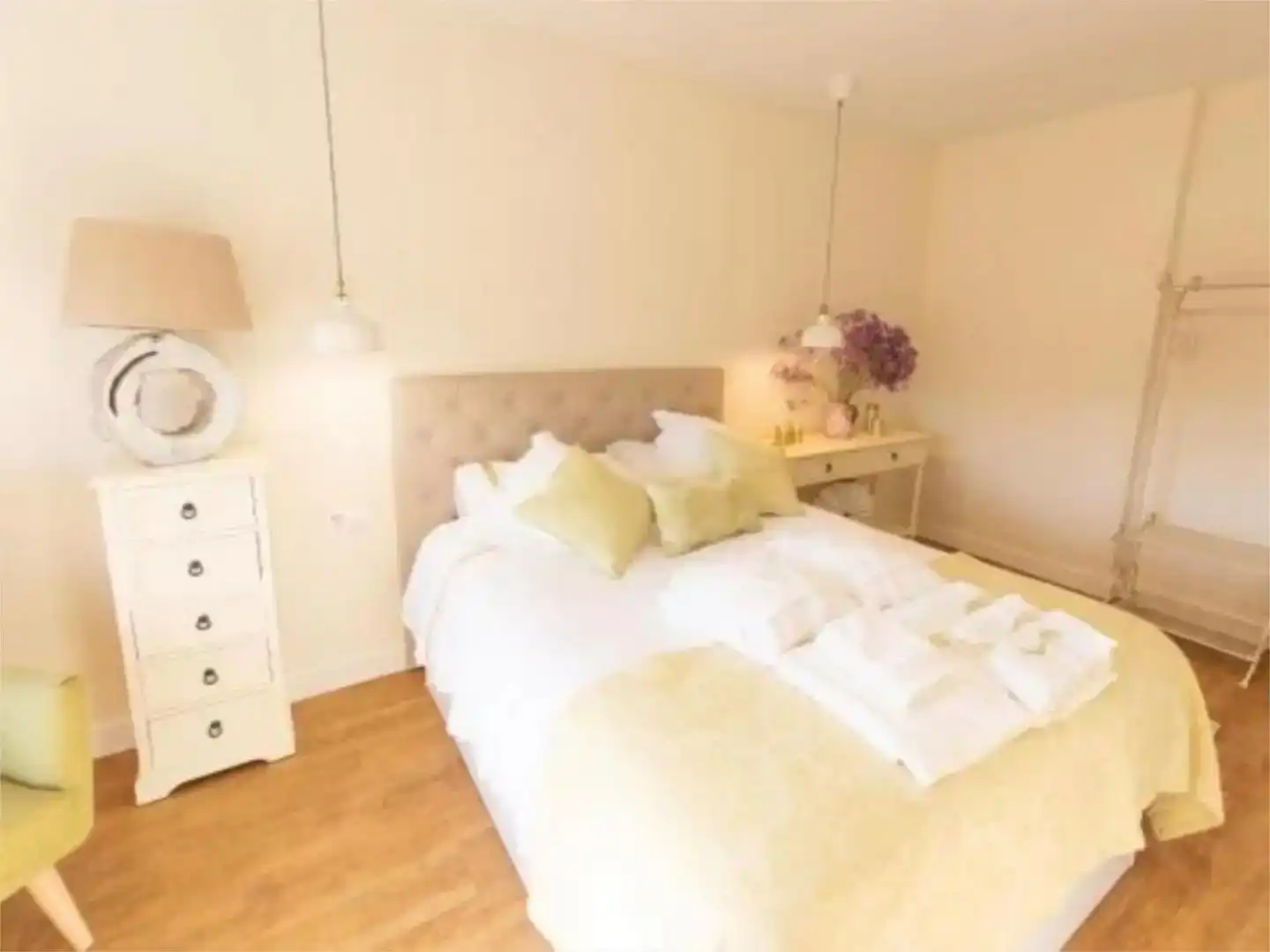 Bedroom of Flat for sale in Ourense Capital   with Air Conditioner and Balcony