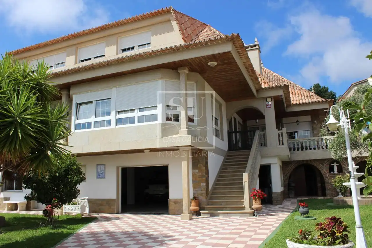 Vista exterior de Casa o chalet en venta en Nigrán con Calefacción, Jardín privado y Terraza