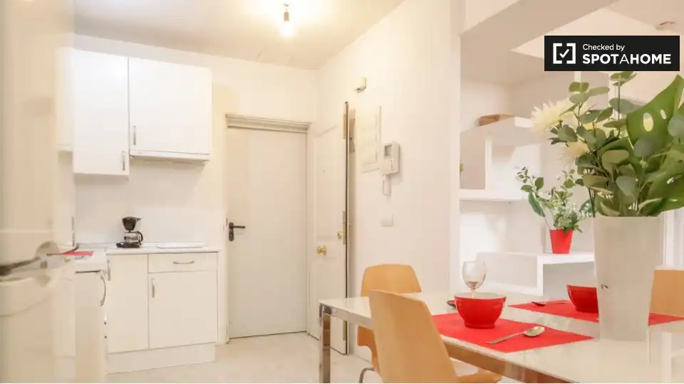 Cocina de Piso de alquiler en Madrid con Aire acondicionado, Calefacción y Amueblado
