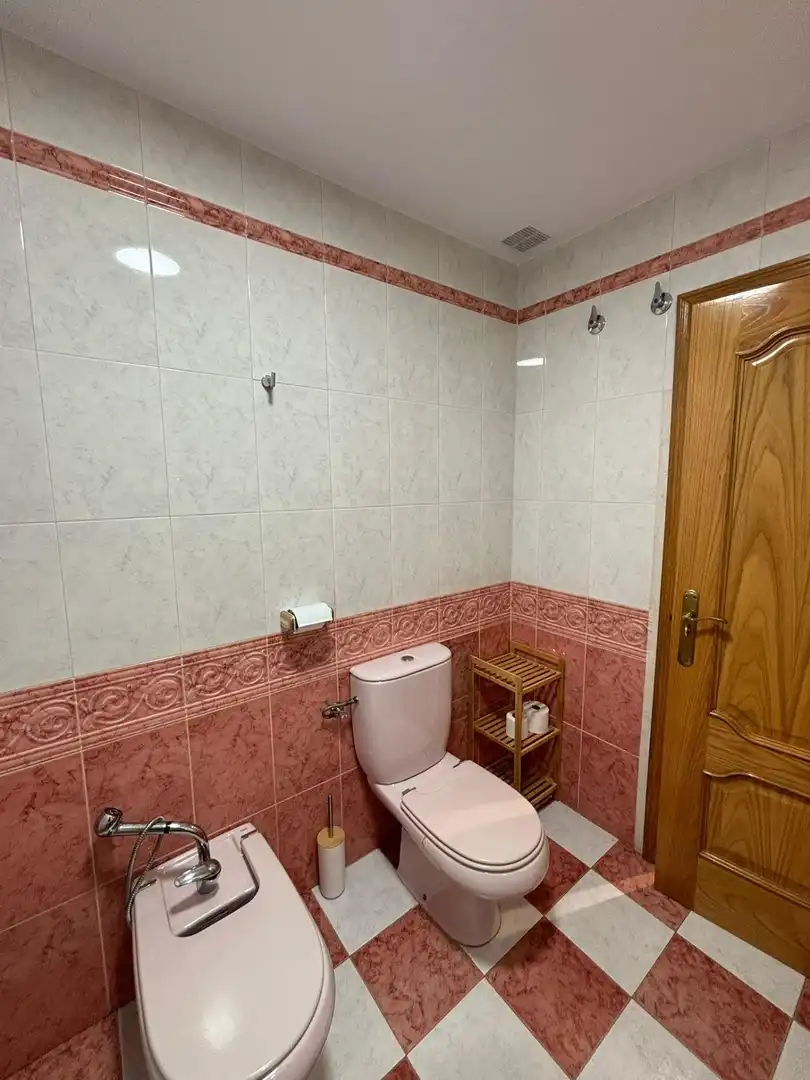 Badezimmer von Wohnung zur Miete in Valdepeñas