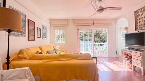 Foto 5 de Piso en venta en Calle Ciudad de Porcuna, La Carihuela - Los Nidos, Torremolinos