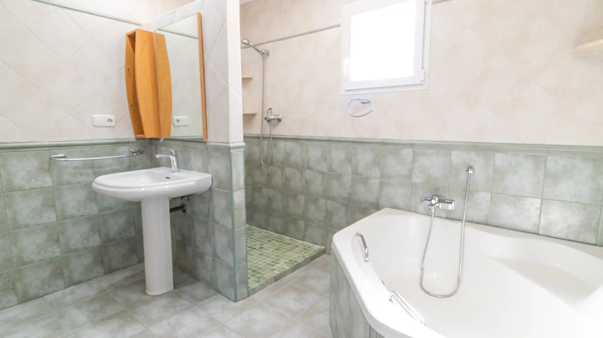Baño de Casa o chalet en venta en Elche / Elx con Aire acondicionado, Calefacción y Terraza