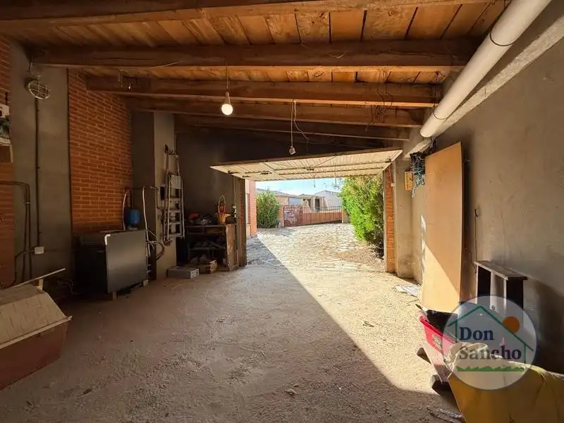 Parking de Casa o chalet en venta en Cabezón de Valderaduey con Calefacción