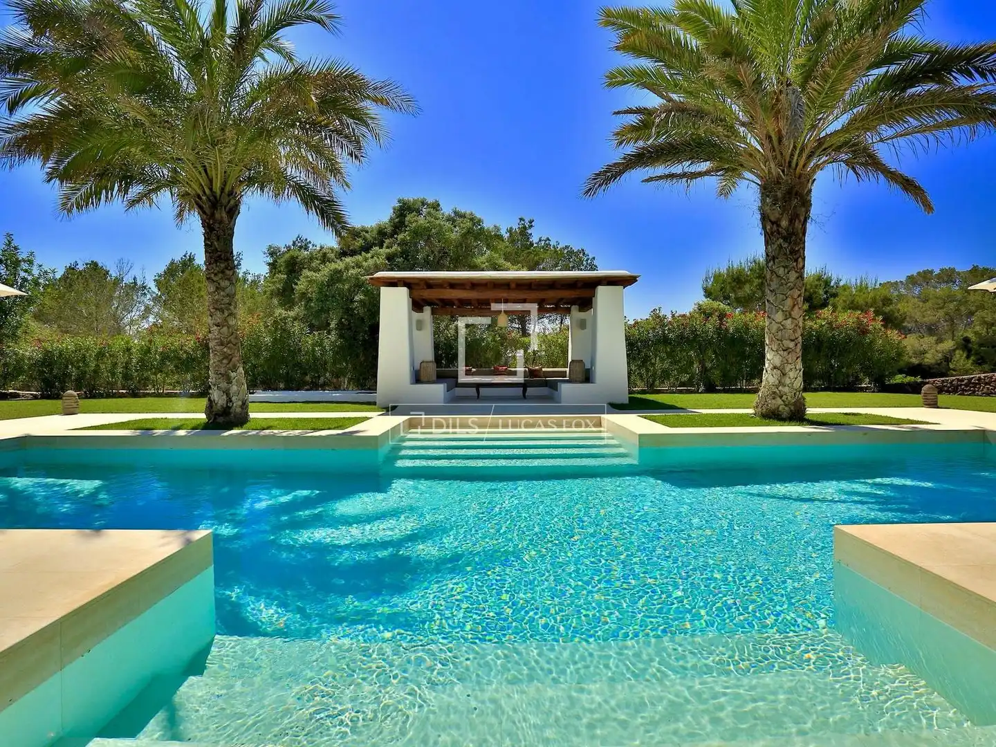 Swimming pool of Country homes for sale in Santa Eulària des Riu  with Air Conditioner, Heating and Private garden