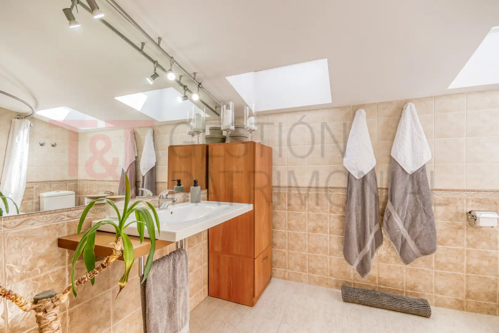 Baño de Casa o chalet en venta en Vilanova i la Geltrú con Aire acondicionado, Calefacción y Terraza