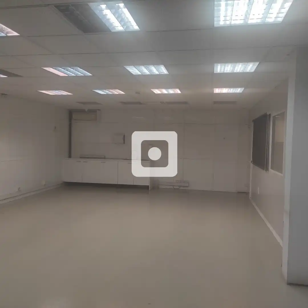 Industrial buildings for rent in de les Cosidores, Egara