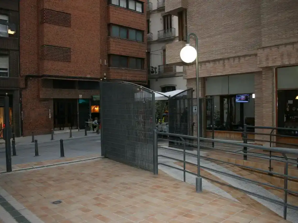 Vista exterior de Apartamento de alquiler en Ciutat Vella 
