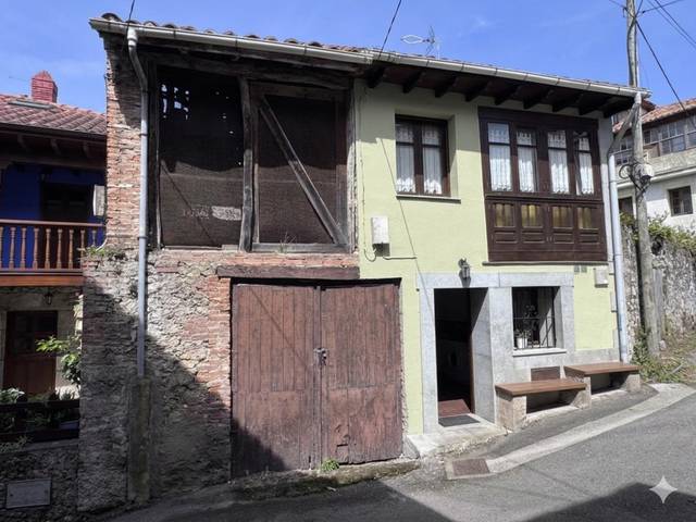 Casa adosada en Venta en Celorio - Poó - Parres
