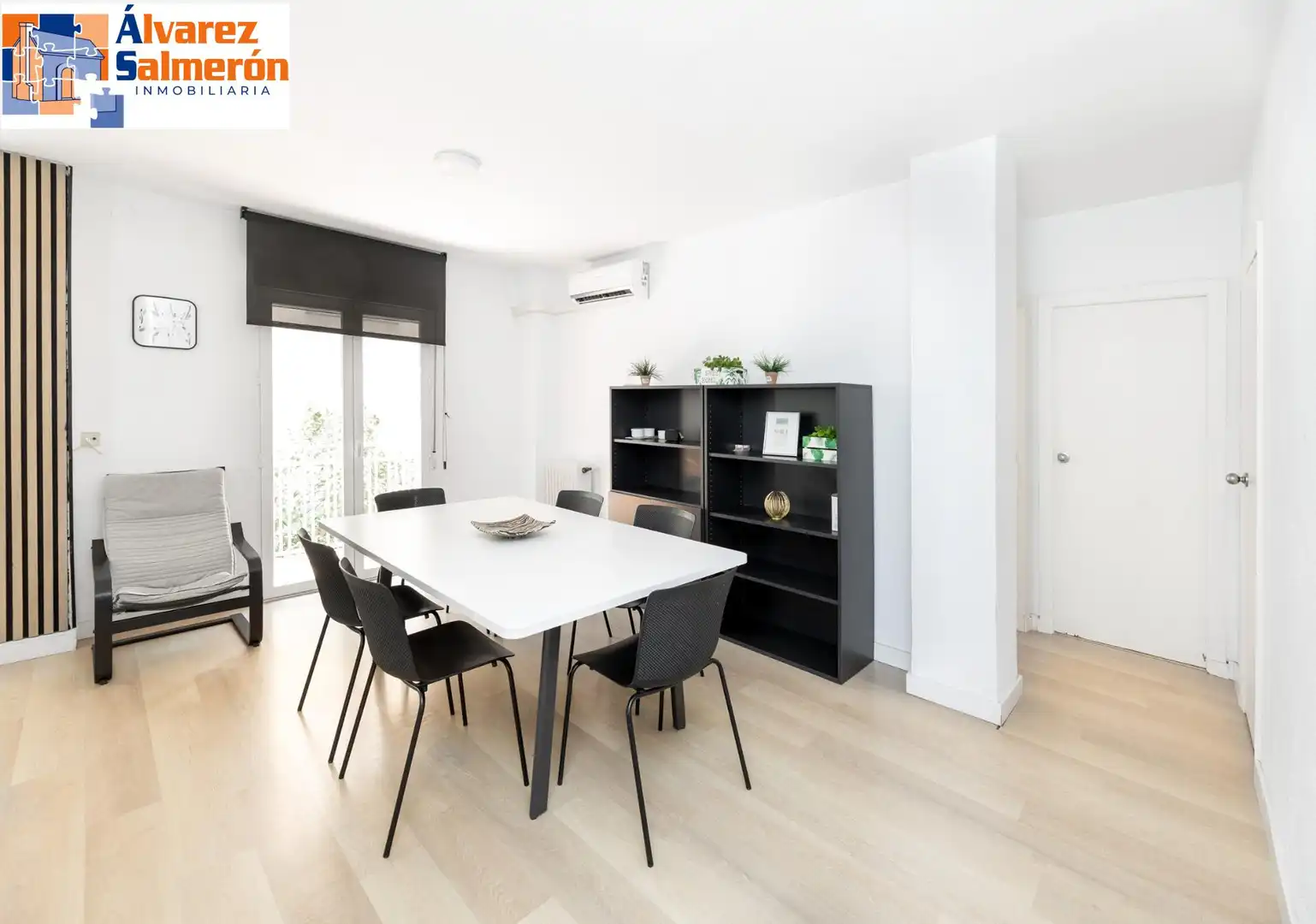 Dining room of Flat for sale in Granada