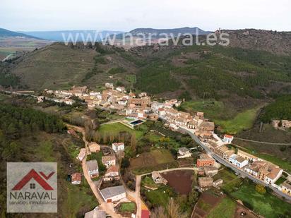 Vista exterior de Casa adosada en venda en Mues amb Forn i Balcó