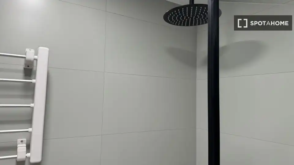 Bany de Apartament per a compartir en Madrid amb Aire condicionat, Calefacció i Terrassa