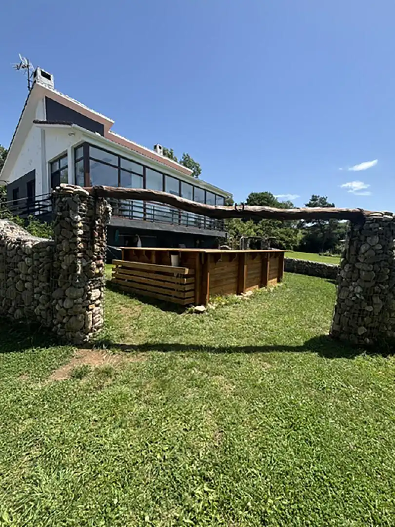 Vista exterior de Casa o xalet en venda en Las Rozas de Valdearroyo 