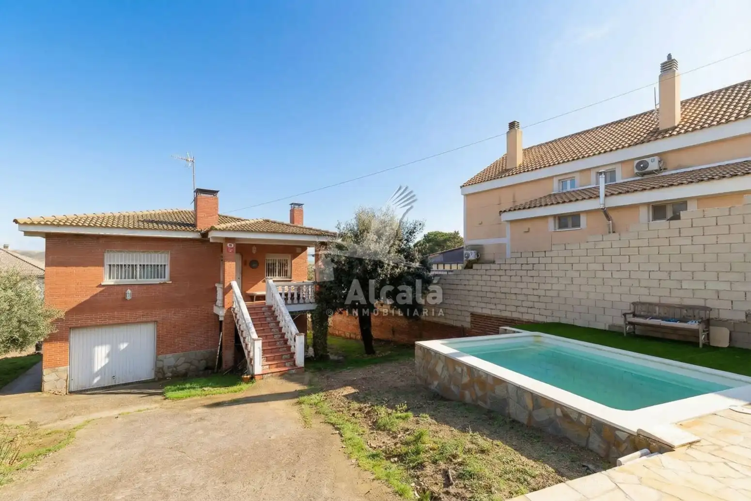 Vista exterior de Casa o chalet en venta en Torrejón del Rey con Calefacción y Piscina