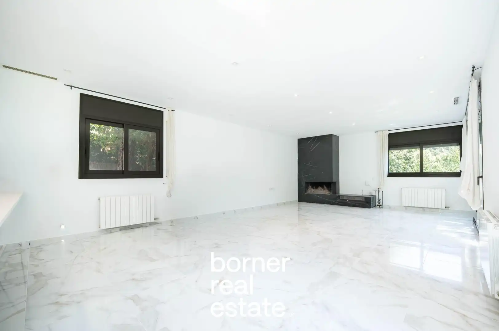 Vista exterior de Casa o chalet en venta en Sant Cugat del Vallès con Aire acondicionado, Calefacción y Jardín privado