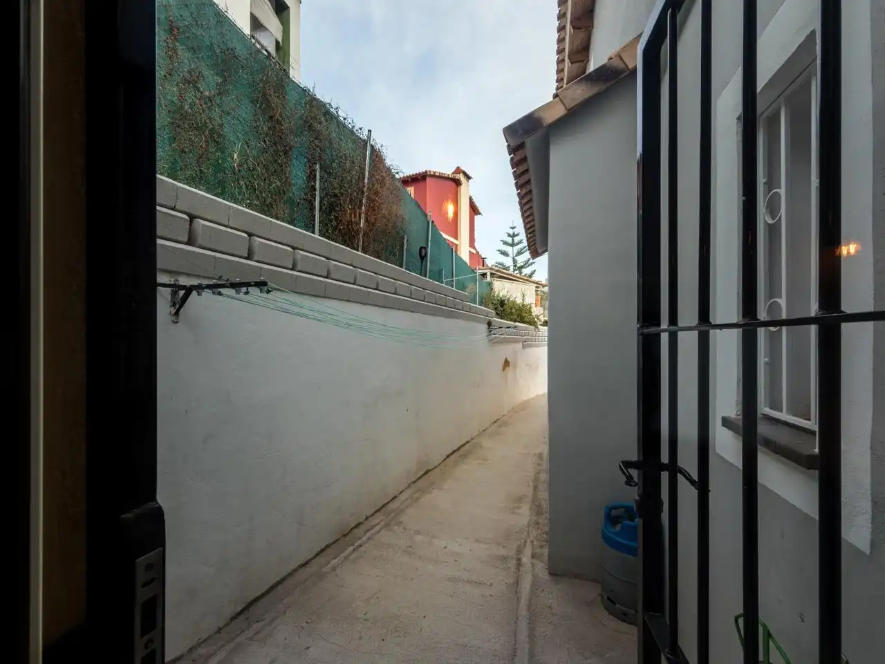 Exterior view of Houses for sale in Relleu  with Swimming Pool