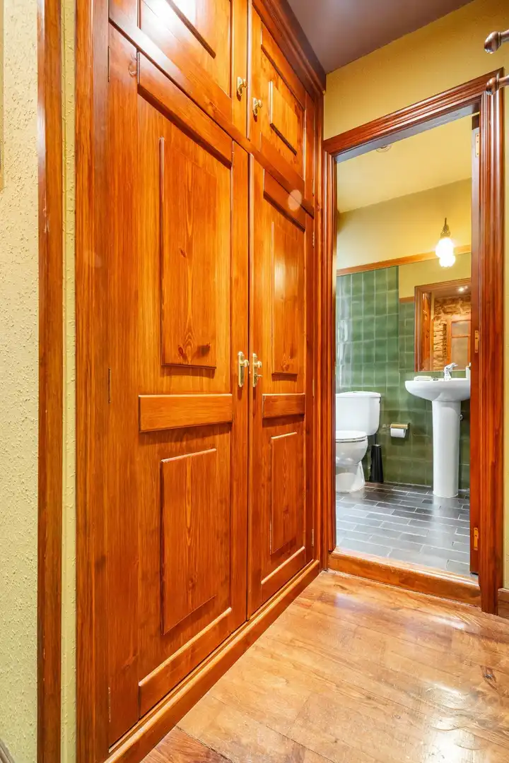 Badezimmer von Wohnung zum Verkauf in Oviedo  mit Heizung, Möbliert und Balkon
