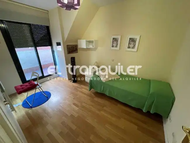 Habitación de Dúplex en venta en Alcalá de Henares con Terraza, Trastero y Amueblado