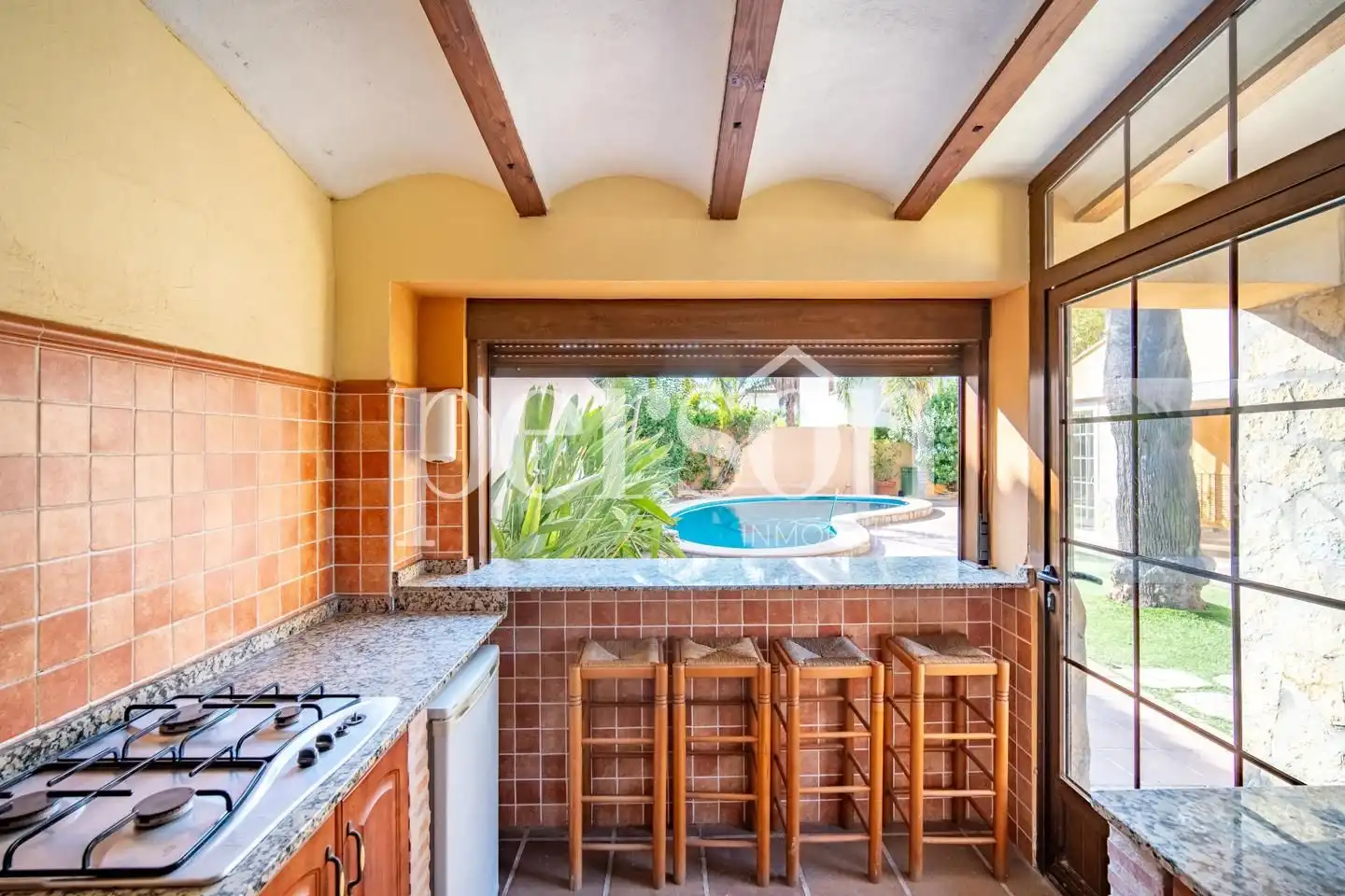 Cuina de Casa o xalet en venda en La Pobla de Vallbona amb Aire condicionat, Calefacció i Jardí privat