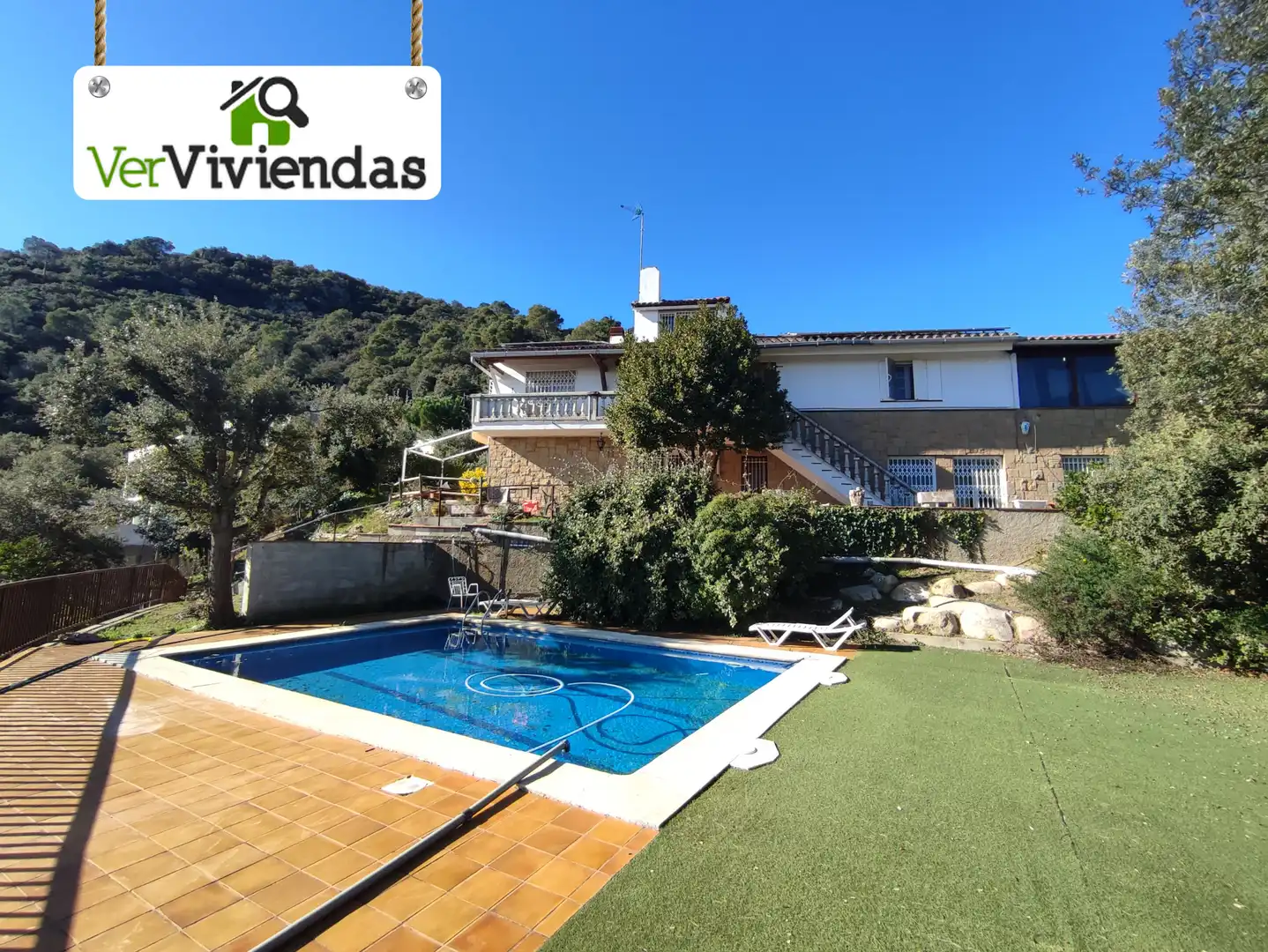 Casa con terraza en venta en Carrer de les Tres Creus 4