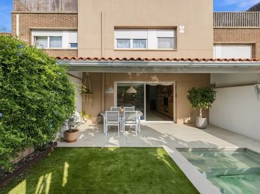 Casa con piscina en venta en Sant Vicenç centre