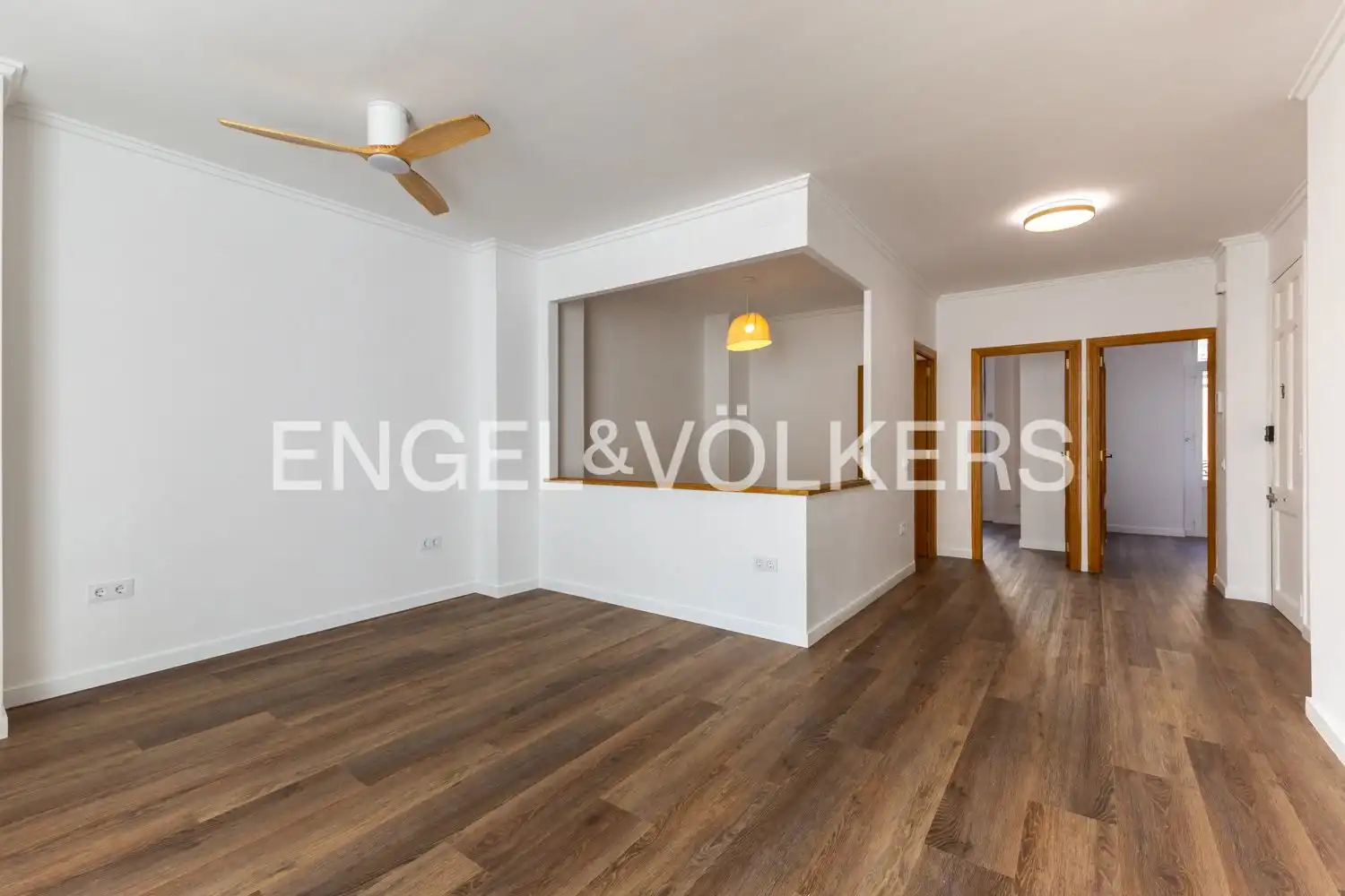 Wohnung zur Miete in Carrer del Pintor Salvador Abril, Russafa