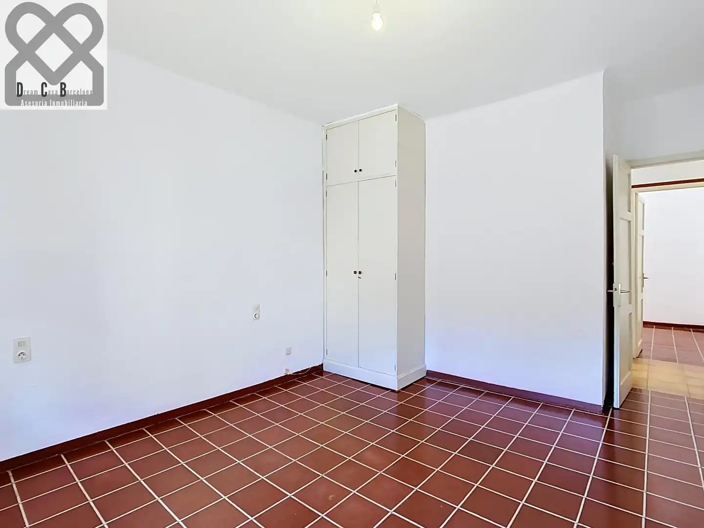 Habitación de Casa o chalet en venta en Corbera de Llobregat con Calefacción, Jardín privado y Terraza