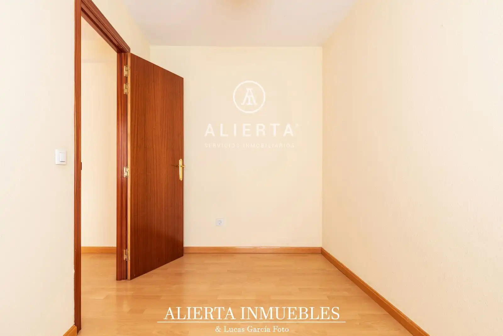 Bedroom of Flat for sale in Zaragoza  with Heating