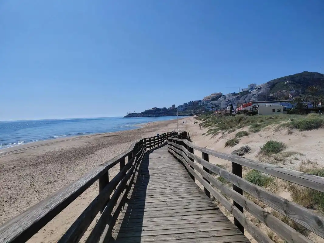 Außenansicht von Erdgeschoss zum Verkauf in Cullera mit Heizung, Privatgarten und Terrasse